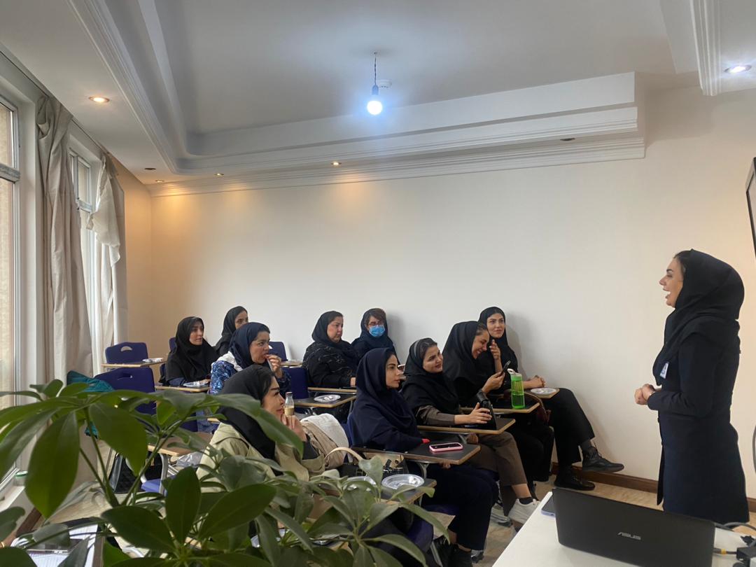 آموزش کلیه روانشناسان تحت پوشش مرکز بهداشت شمالغرب یک باهدف ارتقای آگاهی در زمینه بیماری اچ آی وی